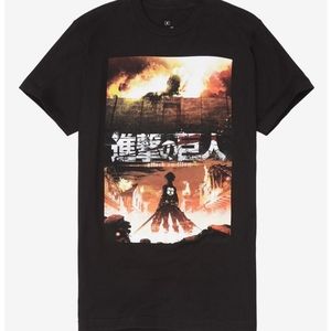 AOT (Attack On Titan) Hot Topic graphic T-shirt